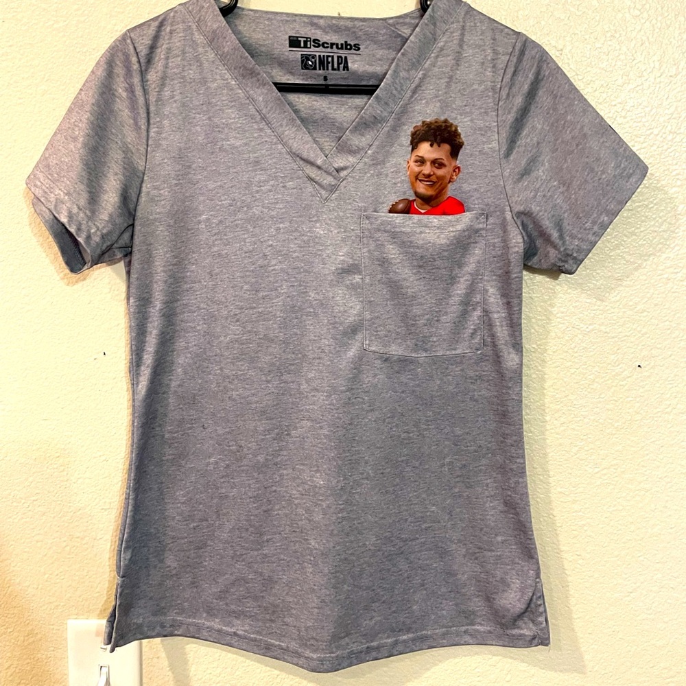 Patrick Mahomes Scrub Top Small